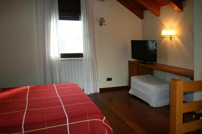 Apartamentos Les Picardes Espot Zimmer foto