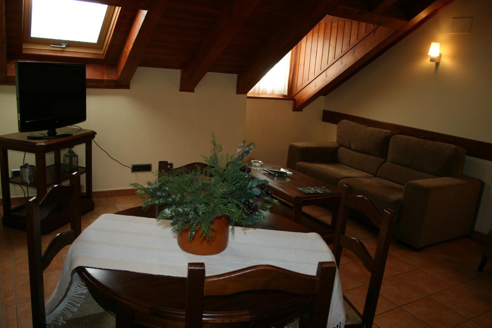 Apartamentos Les Picardes Espot Zimmer foto