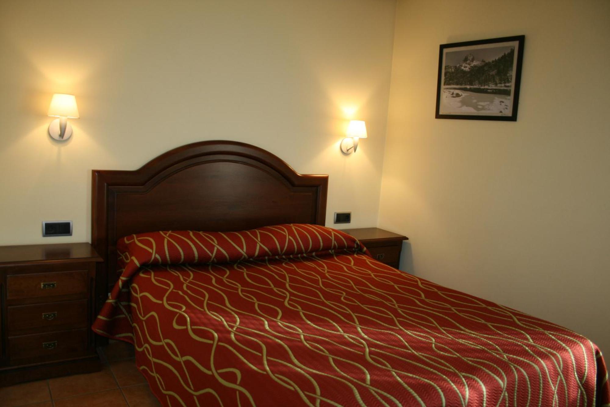 Apartamentos Les Picardes Espot Zimmer foto